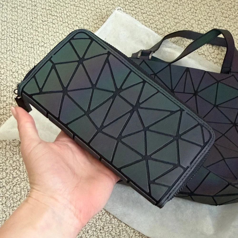 Geometric Patterned Tote and Wallet Set - Picture 3 of 10